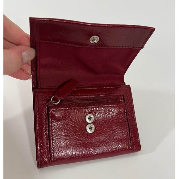 Wilsons Leather Handbags - Wilsons Leather Billfold in Red Leather with snap closures and zip pockets